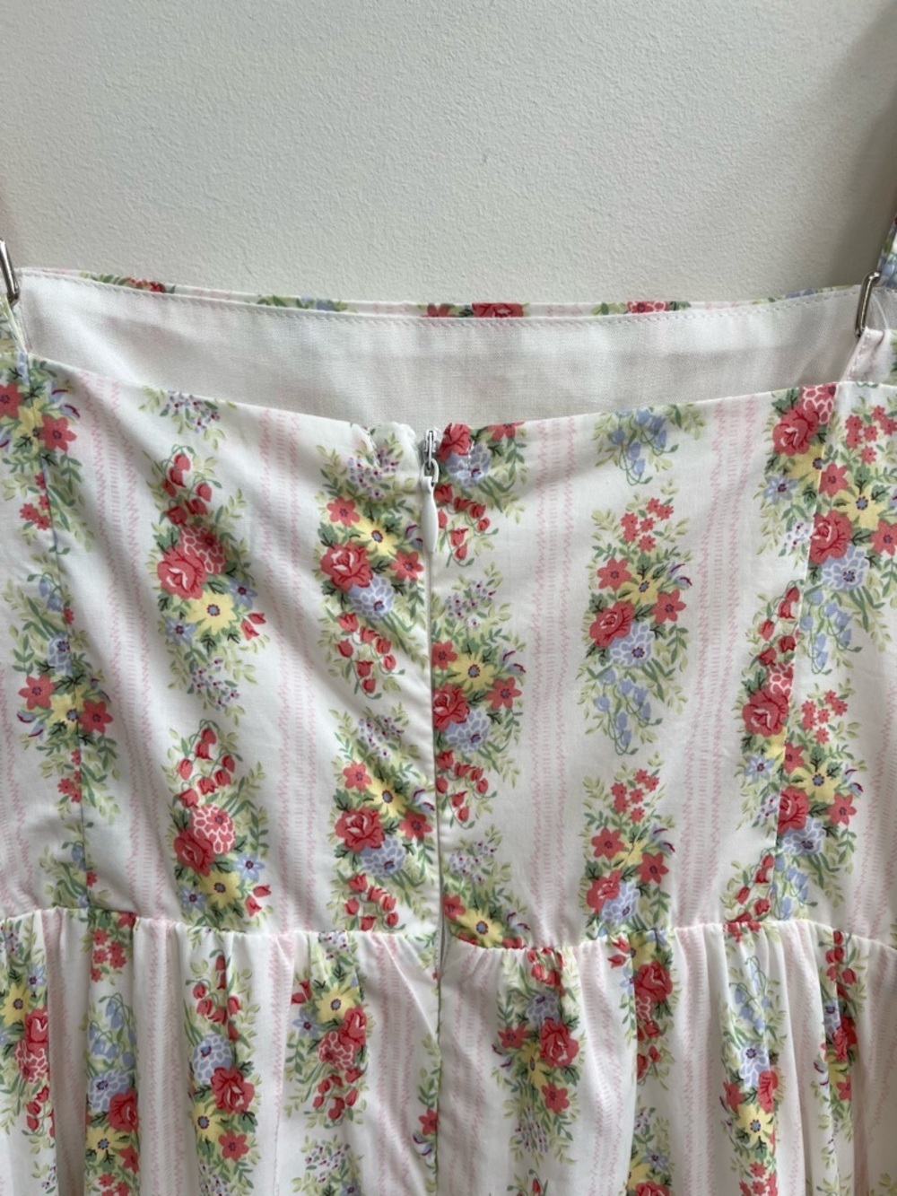 Petal & Pup Gabriela flower bouquet print maxi dress ivory pink cottagecore S - Picture 11 of 15